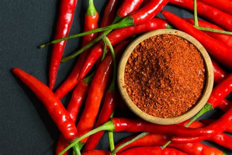 RED CHILI OF BENEFITS AND DISADVANTAGES | Chandigarh Ayurved ...