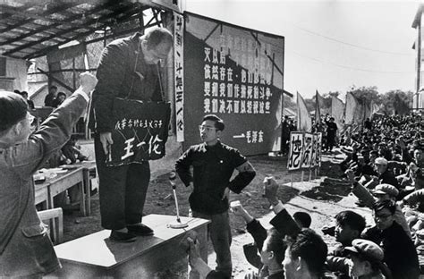 Photographs from Mao's Cultural Revolution (1966-1976). The official ...