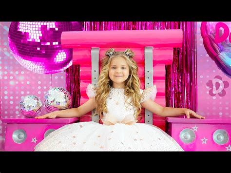 Diana and Roma Happy Birthday Song (Official Music Video) - Videos For Kids