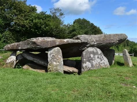 Archaeologists begin first-ever excavation of King Arthur Tomb - Now ...