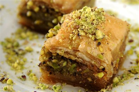 Baklava (Honey and Nut Pastry) | Tatlı, Şekerlemeler