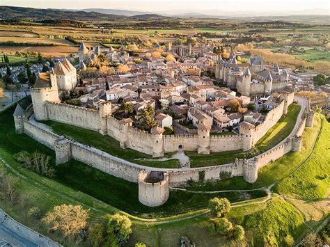 Carcassonne, a French fortified city. Also a really fun HD wallpaper ...