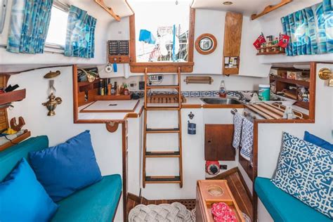 12 Amazing Houseboat Rentals to Book This Summer | House boat, Sailboat ...