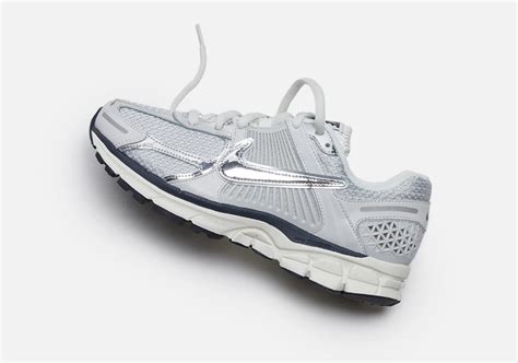 Now Available: Nike Zoom Vomero 5 (W) "Silverware" — Sneaker Shouts