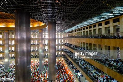 202 Istiqlal Great Mosque Jakarta Stock Photos, High-Res Pictures, and ...