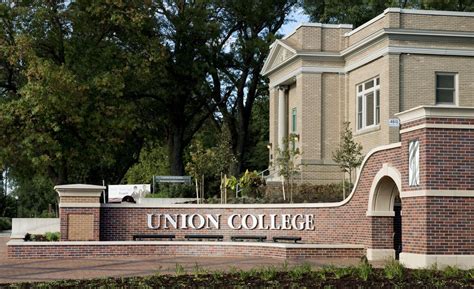 Union College to dedicate new entrance Saturday