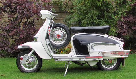 Pin by フミオ 梅澤 on モッズ in 2024 | Retro scooter, Lambretta, Motor scooters