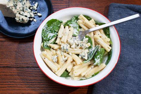 Pasta with Gorgonzola Sauce – Recette Magazine