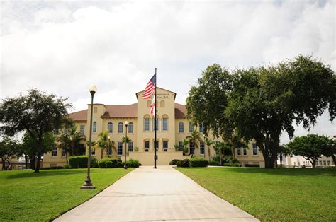 DREYFOOS SCHOOL OF THE ARTS in WEST PALM BEACH, FL is a public high ...