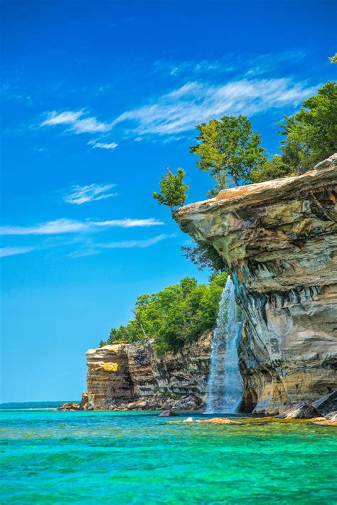 The Best Waterfalls of Michigan’s Upper Peninsula - Pictured Rocks ...