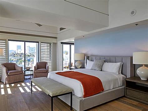 19 Hotel Rooms with Balcony or Private Terrace in Los Angeles