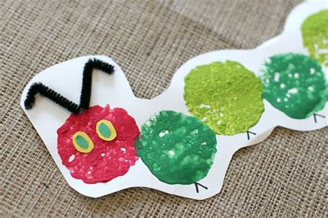 The Very Hungry Caterpillar Craft Using Sponge Painting | Hungry ...