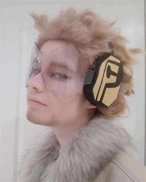 [SELF] Takami Keigo aka Hawks from BNHA : r/cosplay