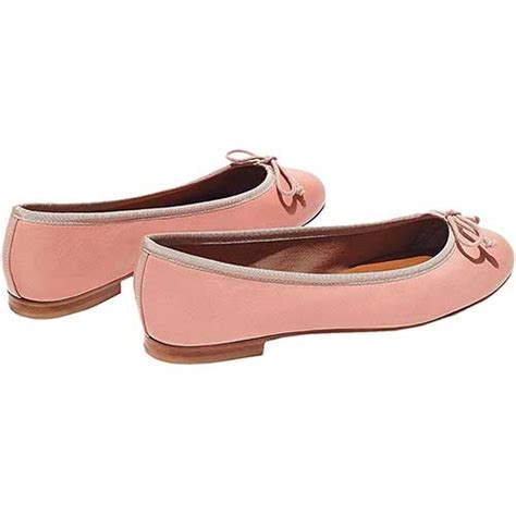 The Most Stylish Flats with Arch Support (2021)