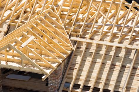 Rafters Vs. Trusses - What’s the Difference Between Rafters & Trusses?