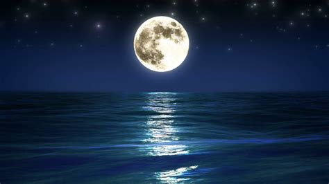 Glowing Full Moon Over Ocean - YouTube