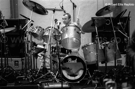 Phil Collins | Phil collins, Pearl drums, Drum kits