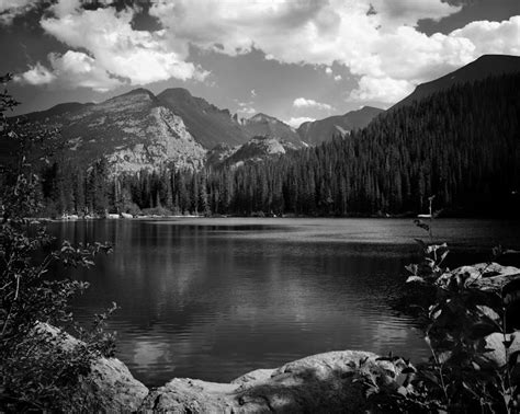 Grayscale Mountain Scenery · Free Stock Photo