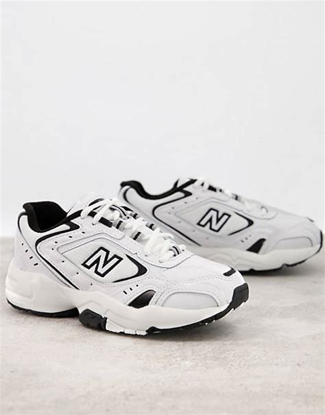 New Balance 452 trainers in white/black | ASOS