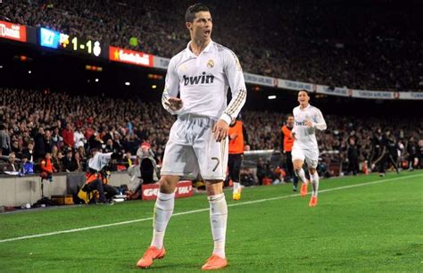 Cristiano Ronaldo’s ‘Calma Calma’ Celebration From 2012 Goes Viral ...