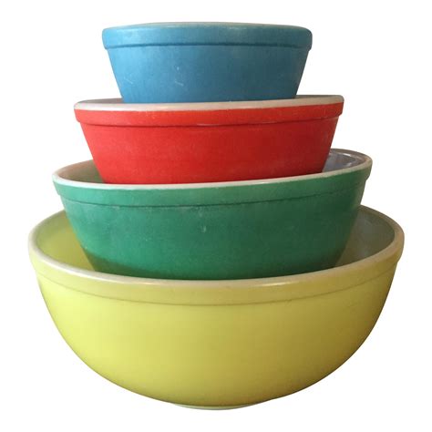 1940s Vintage Pyrex Primary Colors Mixing Bowls - Set of 4 | Chairish