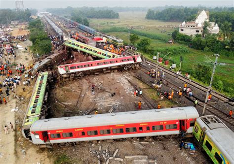 More than 280 killed, about 900 hurt after 2 trains derail in India ...