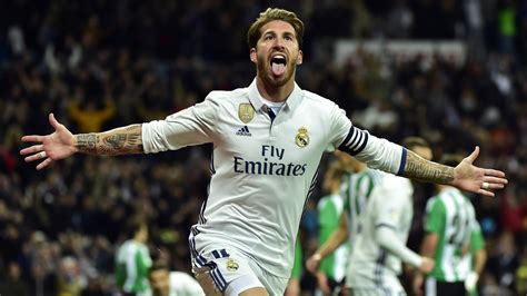 Another late Sergio Ramos goal sends Real Madrid top - Eurosport