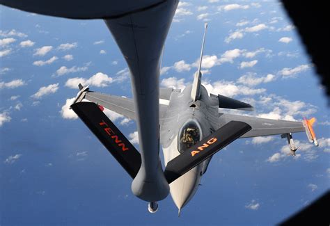 Ohio ANG F-16s refuel over Pacific Ocean