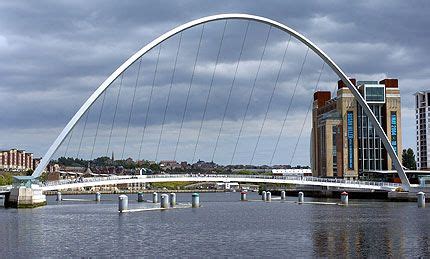 Gateshead Millennium Bridge | Gateshead millennium bridge, Bridge ...