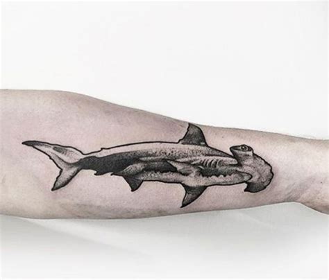 17 Best Simple Shark Tattoo Ideas - Beautyholo | Shark tattoos, Simple ...