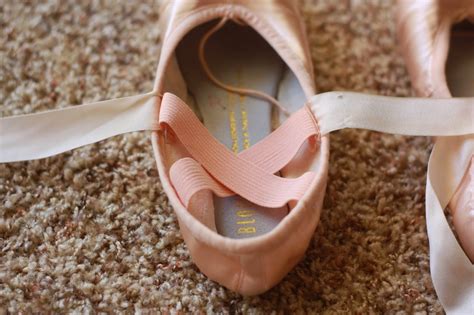 Ballerinas By Night: How to Sew Your Pointe Shoe Ribbons