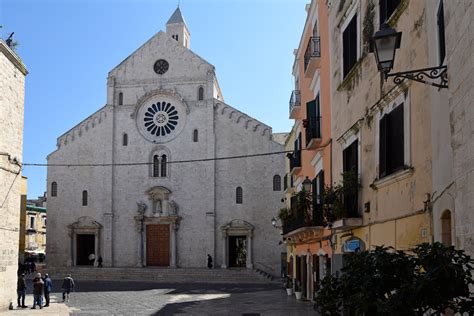 Bari - Cathedral (1) | From Bari to Trani | Pictures | Geography im ...