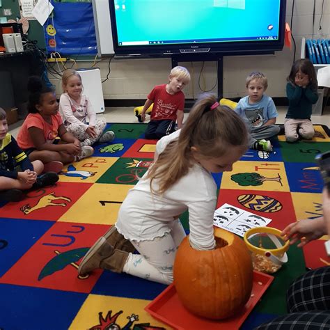 PUMPKIN EXPLORATION AT SHENANDOAH ELEMENTARY | Shenandoah Elementary School