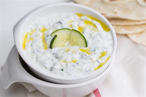 Quick Tzatziki Sauce - Momsdish