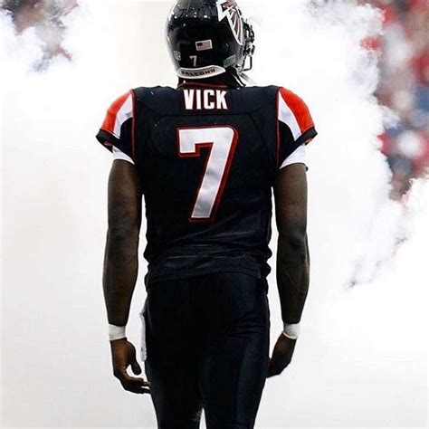 Download Michael Vick's 2006 Season Wallpaper | Wallpapers.com