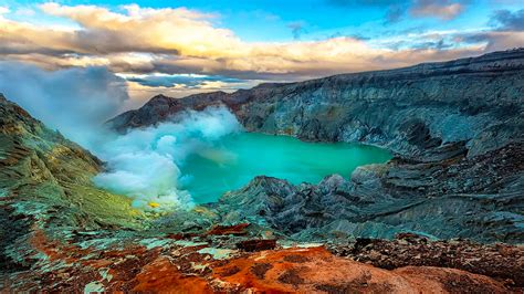 Trekking Adventure: Mount Ijen and Blue Fire from Bali