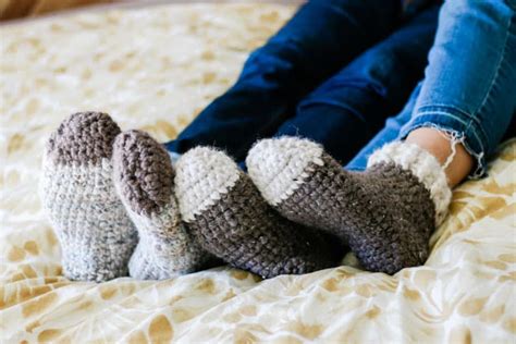 Crochet Slipper Socks For Adults - Free Pattern » Make & Do Crew