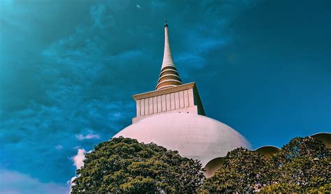 Temples in Sri Lanka - Driving in Sri Lanka