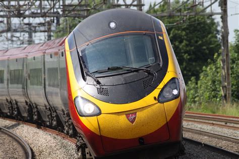 Virgin Pendolino in UK (Alstom) | Train, British rail, Speed training