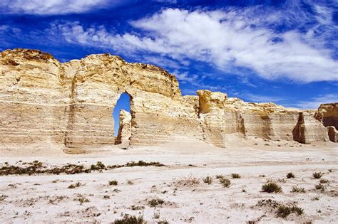 8 Amazing Ancient Rock Formations In Kansas