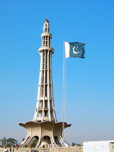 Historical Places in the World: Minar-e-Pakistan