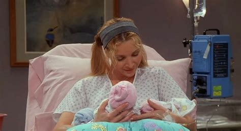 Was Lisa Kudrow really pregnant during Friends? Truth behind Phoebe ...