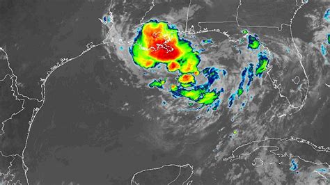 Hurricane in Gulf of Mexico: Track the tropical storm and see its ...