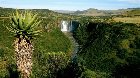 Mooi River Falls, the Drakensberg, Kwazulu-Natal, South Africa ...