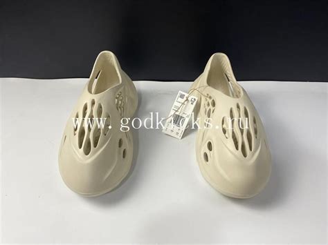 Yeezy Foamrunner Sand Authentic Version from godkicks.ru : r/Replica