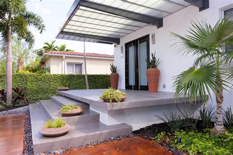 15 Ideas to Making Plain Concrete Front Porch Look More Attractive – La ...