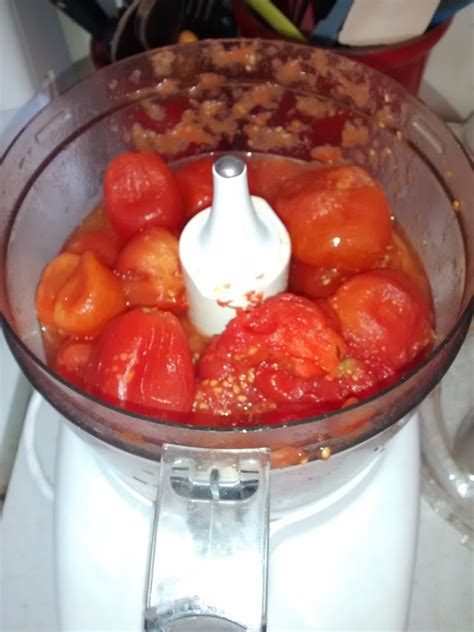 Country Mom at Home: Making Tomato Sauce From Frozen Tomatoes