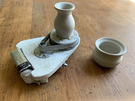 Take Pottery For A Spin With A Pocket-Sized Wheel | Hackaday