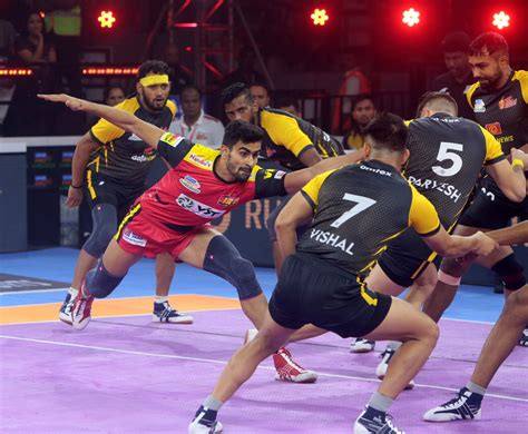 Bengaluru Bulls beat Telugu Titans to win first derby of PKL 9