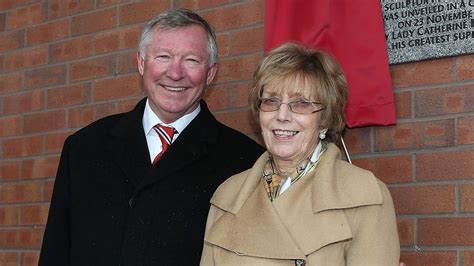 Cathy Ferguson, wife of Man Utd legend Sir Alex, dies at 84 - ESPN